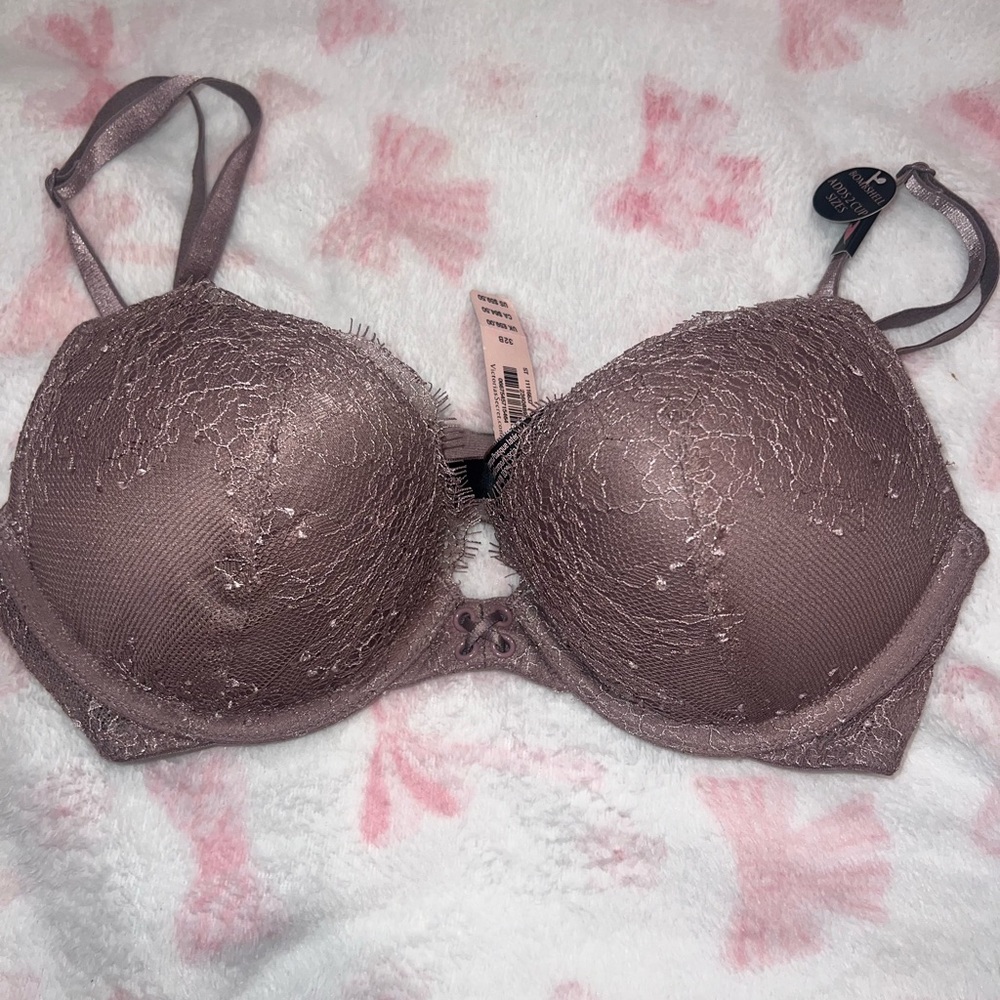 NWT Victoria's Secret Lace Bra in Mauve Purple